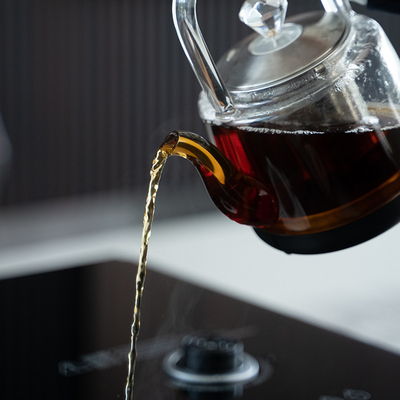 Mejora tu hogar con esta elegante y moderna mesa de café de acero inoxidable
