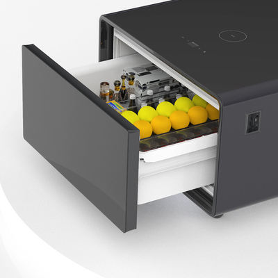Refrigerador de mesa de carga inalámbrica para maquillaje y artículos de belleza esenciales en negro