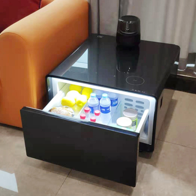Refrigerador de mesa de carga inalámbrica para maquillaje y artículos de belleza esenciales en negro