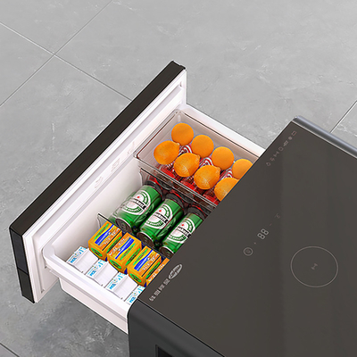 Control táctil de bajo ruido Mini refrigerador cosmético junto a la cama para el cuidado de la piel 673*705*460mm